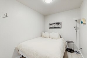 1 habitación, tabla de planchar con plancha, internet y ropa de cama 