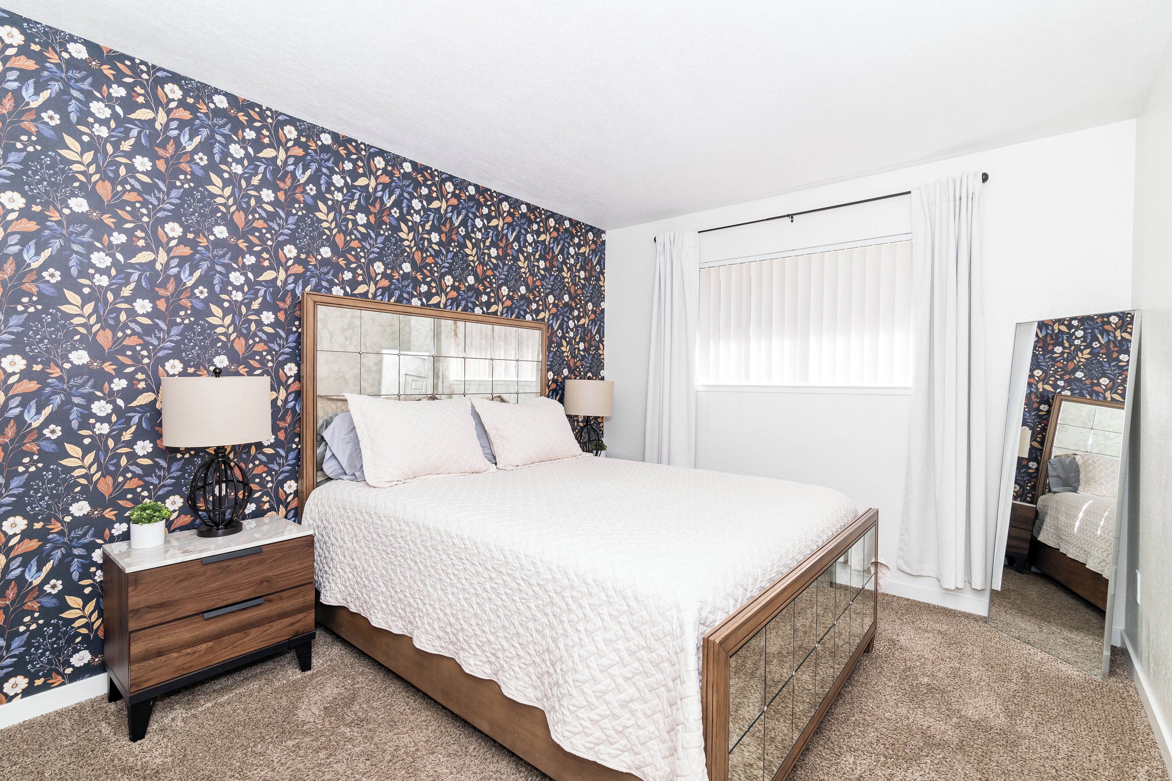 5 bedrooms, desk, iron/ironing board, free WiFi