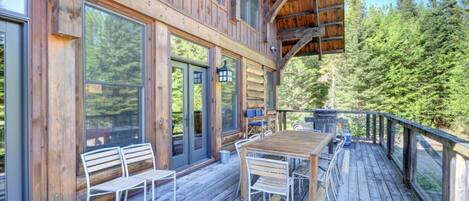 تناول الطعام بالخارج