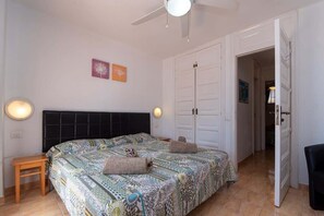 2 habitaciones, tabla de planchar con plancha, wifi y ropa de cama 
