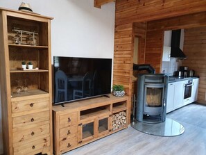 Fridge, microwave, oven, dishwasher - Log cabin Canow with boat - log cabin Canow (Wustrow)