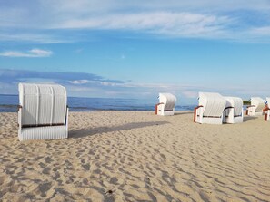 Plage à proximité, chaise longue