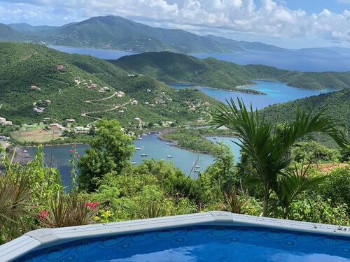 Sol La Vie 2 BR/2 BA CORAL BAY. REFRESHED INSIDE & AC THROUGHOUT! New Generator!