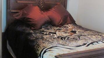 1 quarto, escrivaninha, ferros/tábuas de passar roupa, Wi-Fi