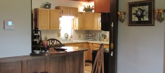 Restauriertes Steinhaus mit Whirlpool und wunderschöner privater Terrasse.