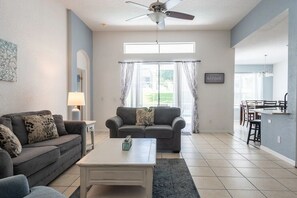 Smart-TV, DVD-Player, Tischfußball, Tischtennisplatte