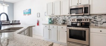 Disney 10 miles away, Davenport Family Home with pool/spa heat included