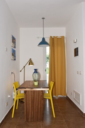 Deluxe Double Room, 1 Queen Bed, Garden View | Egyptian cotton sheets, premium bedding, individually decorated