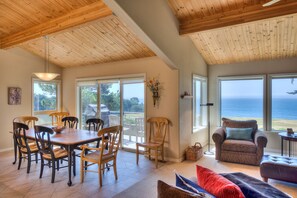 TV connectée, cheminée, lecteur de DVD