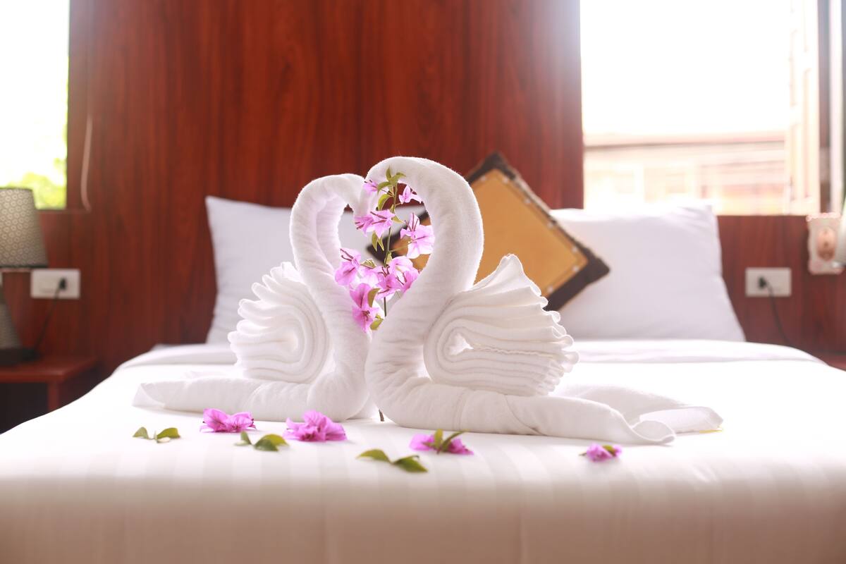 Deluxe Double Room | Minibar, in-room safe, desk, laptop workspace