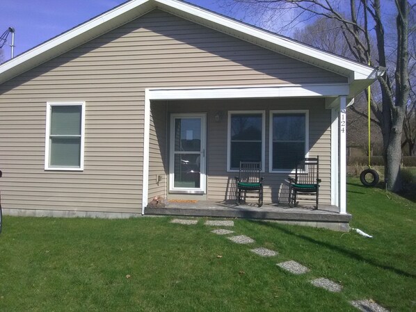 Exterior - Enjoy this relaxing home (Manitou Beach-Devils Lake)