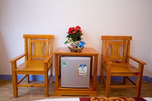 Mini-refrigerator