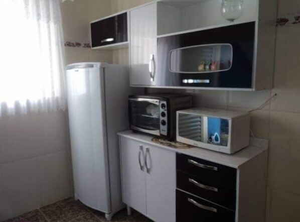 House | Private kitchen | Fridge, microwave, oven, stovetop