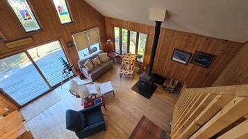 Télévision, cheminée