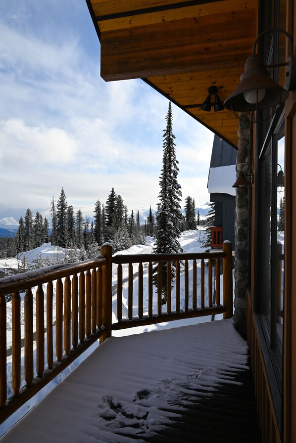 Property grounds - Toka Pines at Big White (Beaverdell)