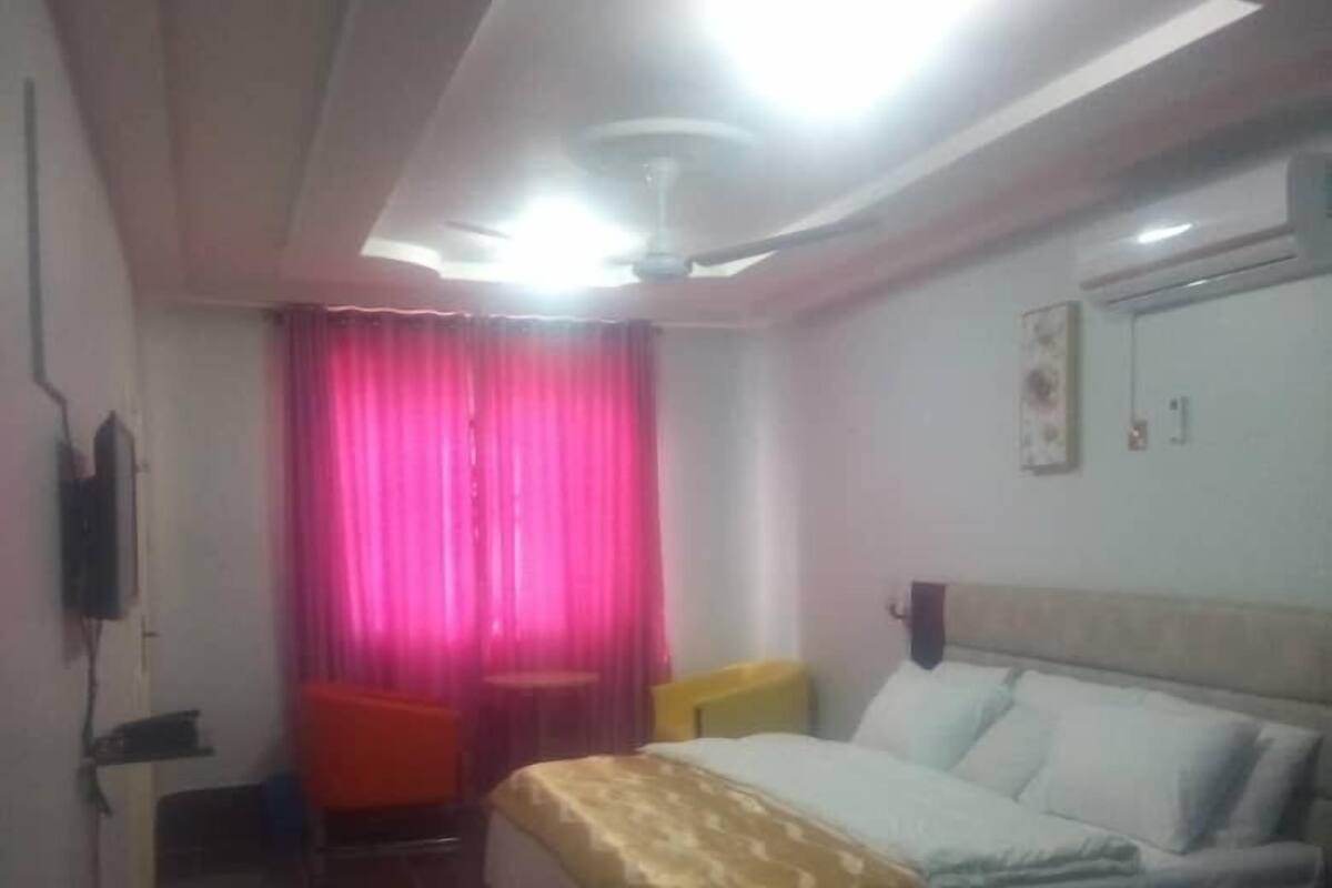 In-room safe, desk, iron/ironing board, free WiFi