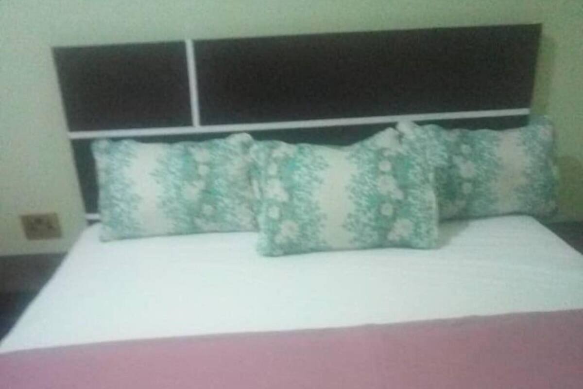 In-room safe, desk, iron/ironing board, free WiFi
