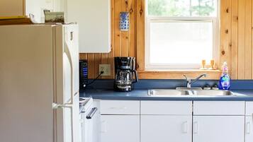 KylskÄp, mikrovÄgsugn, ugn och spishÀll