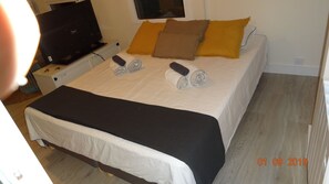 Iron/ironing board, WiFi, bed sheets - MADRID. C30 VacaHome Management (Madrid)