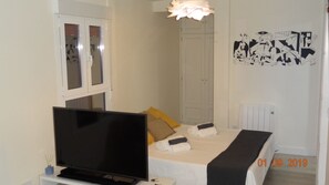 Iron/ironing board, WiFi, bed sheets - MADRID. C30 VacaHome Management (Madrid)