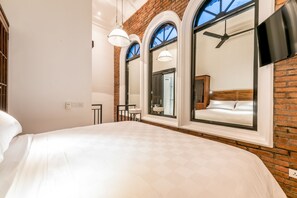 1 bedroom, in-room safe, iron/ironing board, WiFi