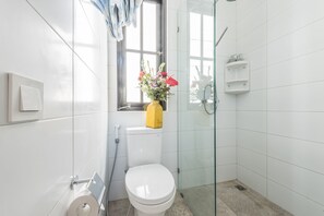 Hair dryer, towels, soap, shampoo