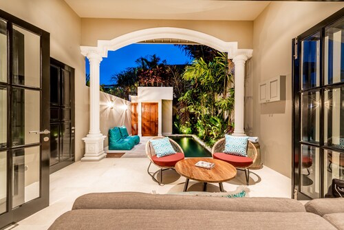 Central 1 Bedroom Villa 5 min walk to Seminyak Beach