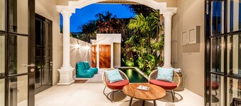 Central 1 Bedroom Villa 5 min walk to Seminyak Beach