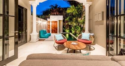 Central 1 Bedroom Villa 5 min walk to Seminyak Beach