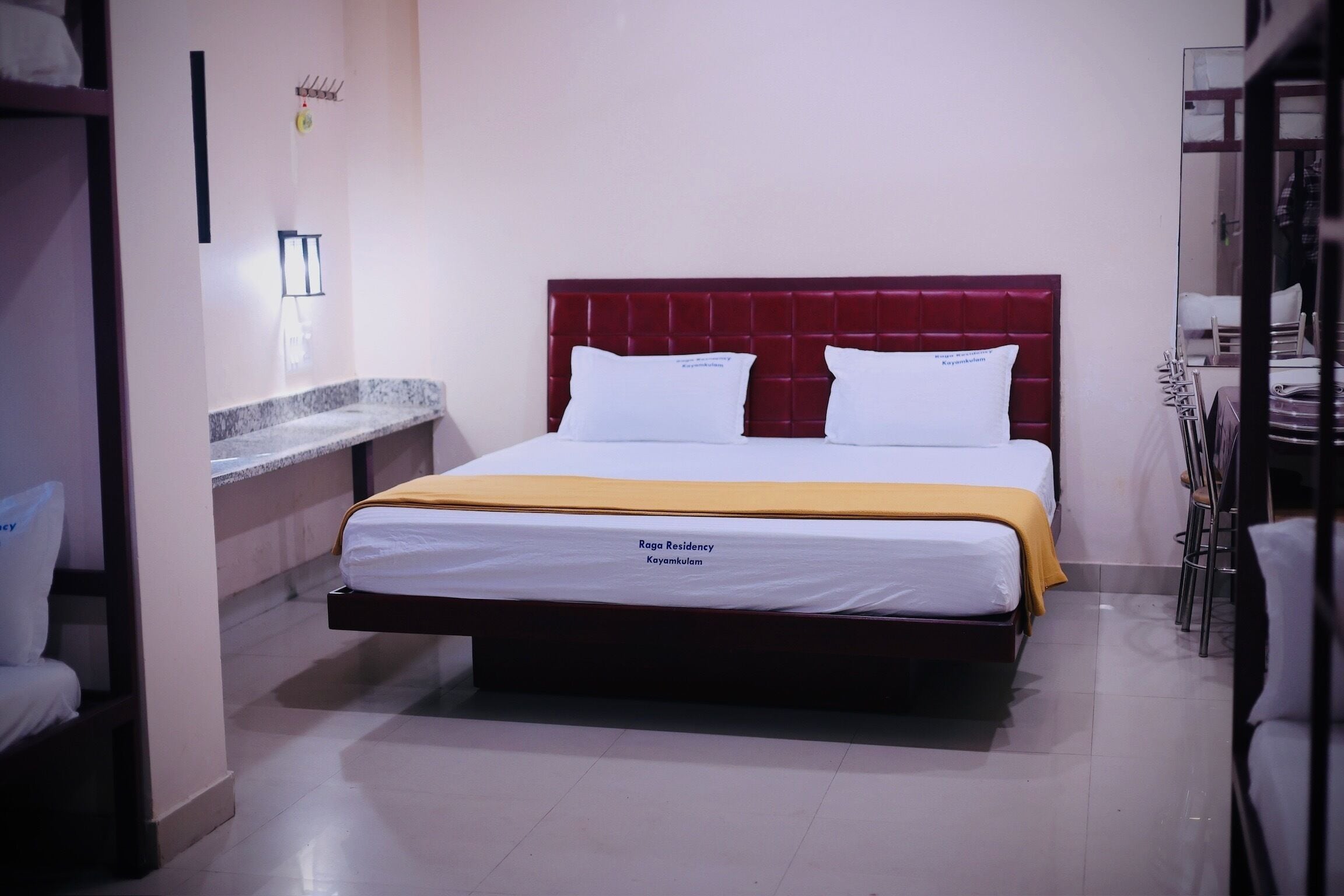 ห้องอีโคโนมี | เตียง Tempur-Pedic, Wi-Fi ฟรี, ผ้าปูที่นอน