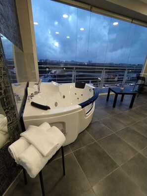 奢华双人房 | 私人 SPA 浴缸