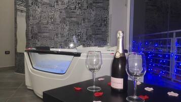 Luxury Double Room | Jetted tub
