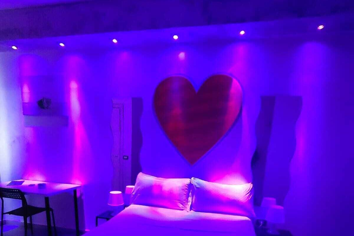 1 bedroom, premium bedding, down duvets, desk