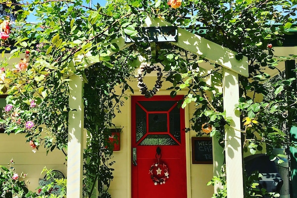 Welcome to Kymmik Cottage