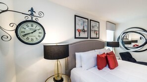 6 bedrooms, iron/ironing board, WiFi, bed sheets