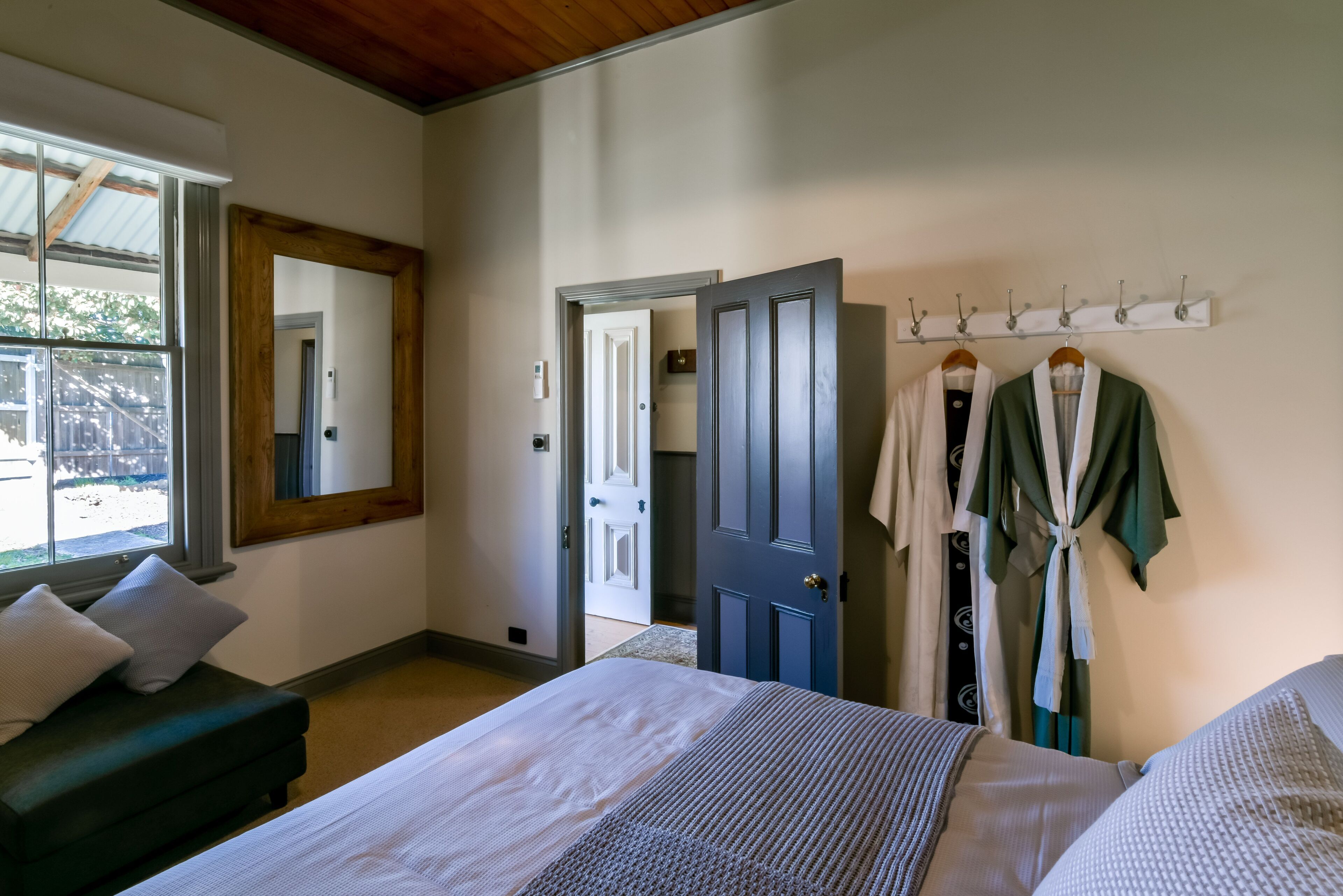 3 bedrooms, desk, iron/ironing board, WiFi