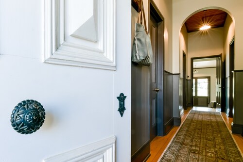 Beechworth Waterfall Cottage 