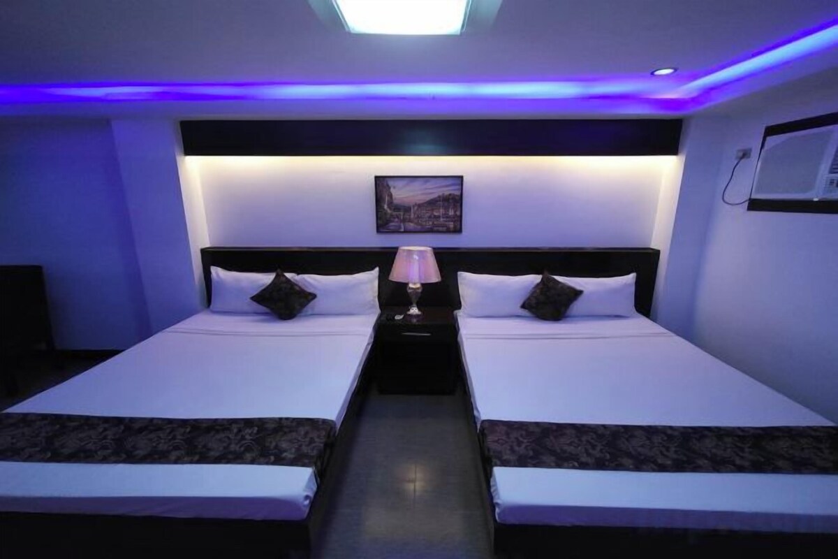 Desk, WiFi (free), individually decorated, bed sheets
