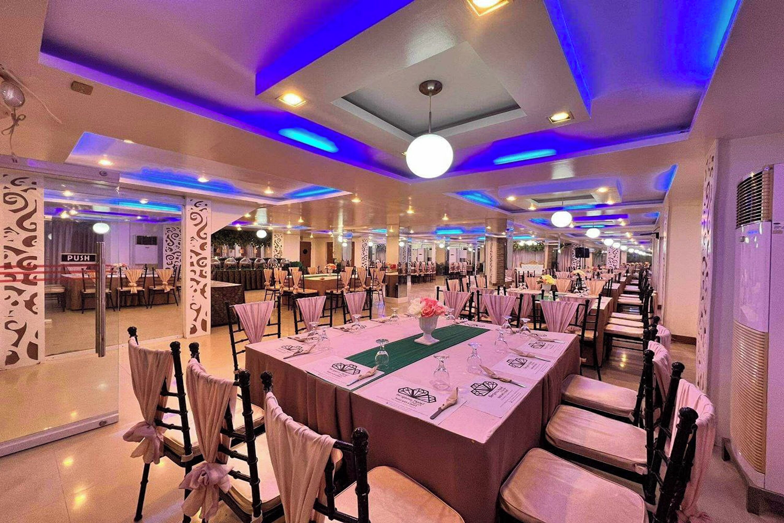 Breakfast, lunch, dinner served; Filipino cuisine, pool views 