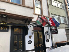 Fachada de la propiedad