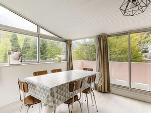 Dining - Sunny 6-Person Stay with Parking & Ski Rack, Close to Free Shuttle (Cauterets)
