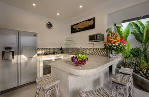 Dishwasher, dining tables