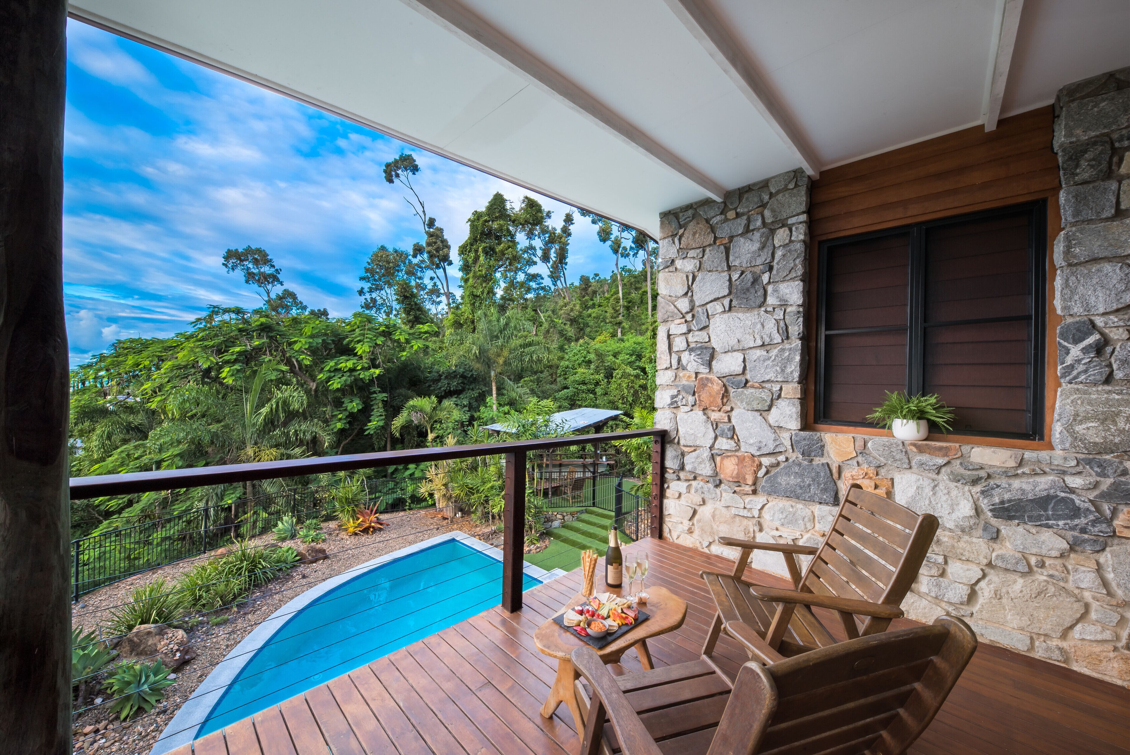 Private Stone House  — image 7