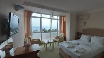 Comfort-Doppelzimmer | Minibar, Schreibtisch, laptopgeeigneter Arbeitsplatz