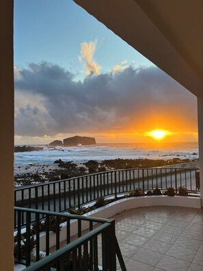 Property grounds - Casas Hortênsia - Oceanfront Home w/ Sunset Views (Mosteiros)