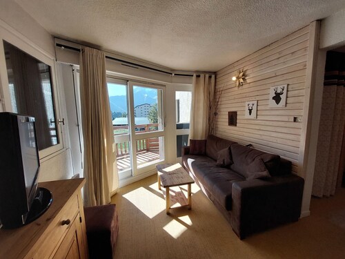 Apartment for 6 at slopes, pets allowed