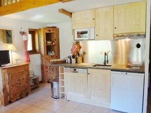 冷蔵庫、オーブン、食器洗い機、コーヒー / ティーメーカー