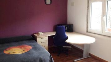 2 bedrooms, iron/ironing board, travel crib, free WiFi