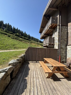 Outdoor dining - F104 - 50 m2 - 2P+Cab - 4/6 Pers (Prapoutel)