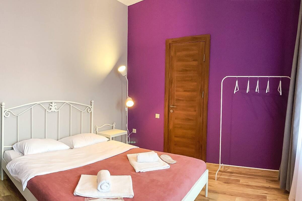 Habitación estándar, 1 cama de matrimonio (2) | Colchones con acolchado adicional y sistema de insonorización